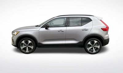 2026 Volvo XC40 Plus Dark