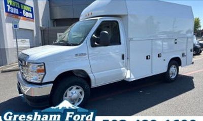 2027 Ford E-450 Base