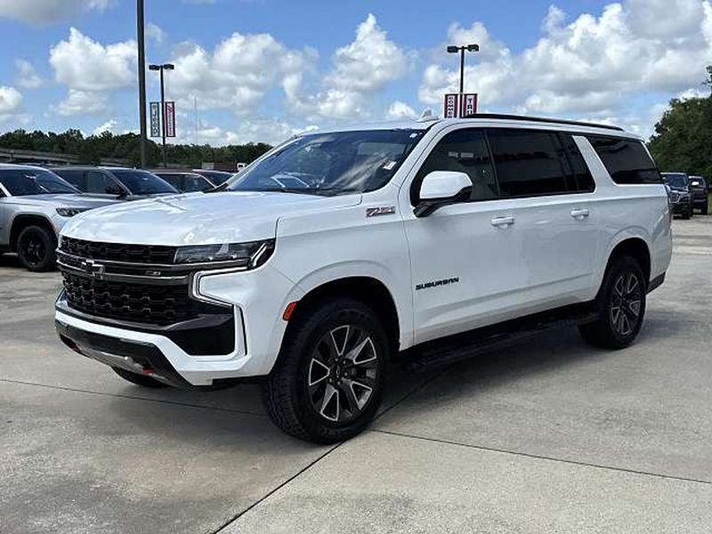 2022 Chevrolet Suburban — a typically priced live listing
