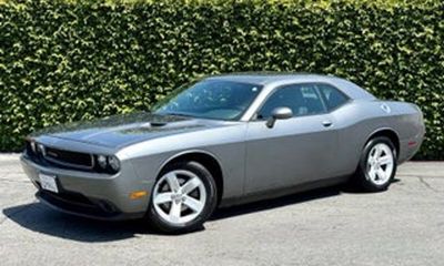 2011 Dodge Challenger Base