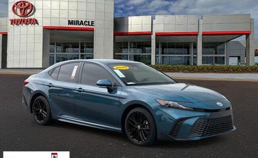 2025 Toyota Camry SE