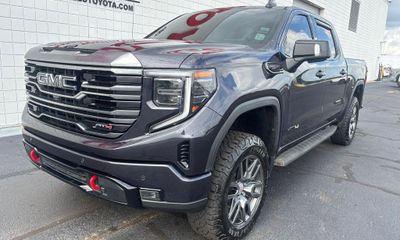 2022 GMC Sierra AT4