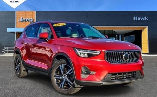 2023 Volvo XC40 Plus Bright