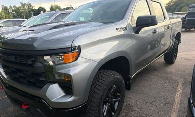 2026 Chevrolet Silverado Trail Boss Custom