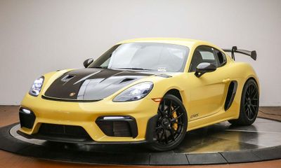 2024 Porsche 718 Cayman GT4 RS