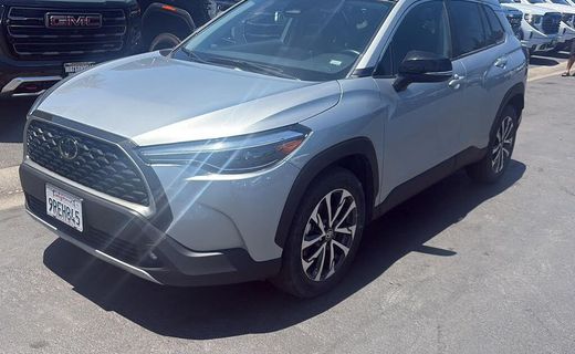 2025 Toyota Corolla Cross XLE