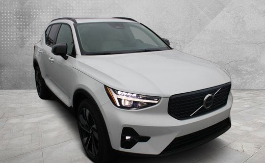 2026 Volvo XC40 Ultra Dark