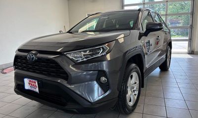 2021 Toyota RAV4 XLE HV