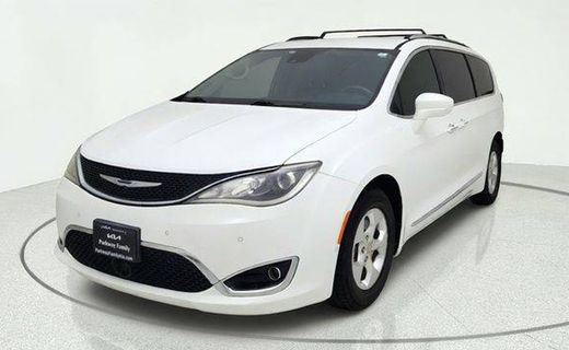 2017 Chrysler Pacifica Touring L Plus