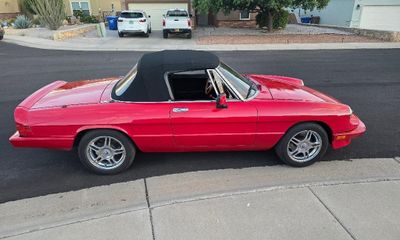 1986 Alfa Romeo Spider Veloce