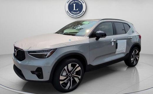 2026 Volvo XC40 Ultra Dark