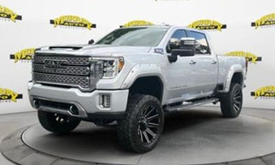 2023 GMC Sierra HD SLT