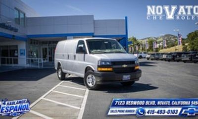 2025 Chevrolet Express LT EXT