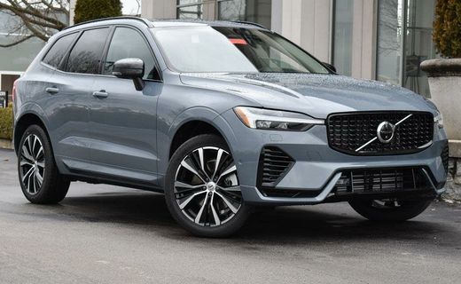 2023 Volvo XC60 Plus Dark