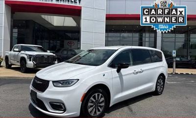 2024 Chrysler Pacifica Select
