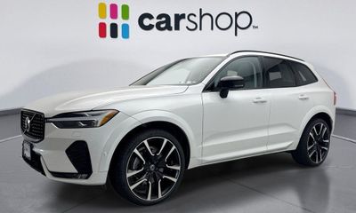 2023 Volvo XC60 Ultimate Dark