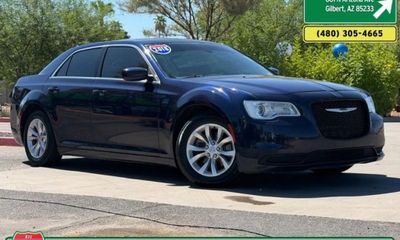 2016 Chrysler 300 Limited