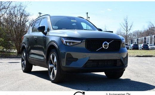 2026 Volvo XC40 Core