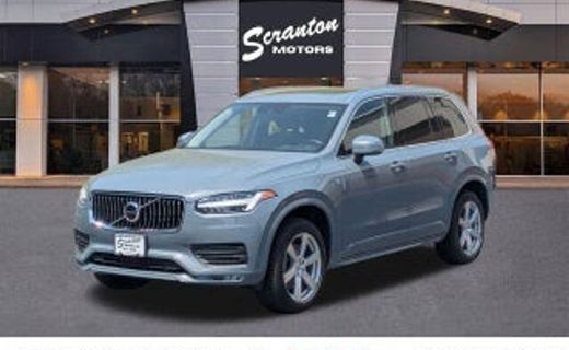 2021 Volvo XC90 Momentum