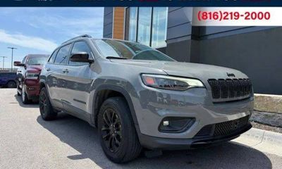 2023 Jeep Cherokee Altitude LUX