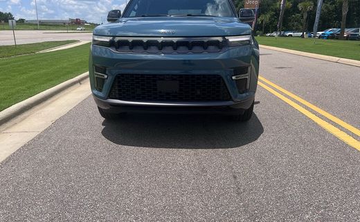 2026 Jeep Grand Wagoneer Summit