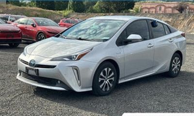 2021 Toyota Prius LE