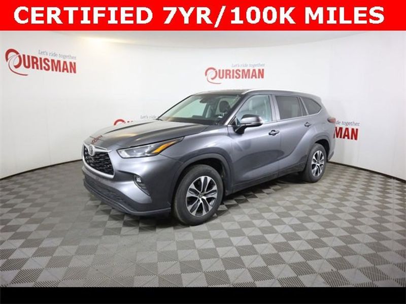 2024 Toyota Highlander — a typically priced live listing