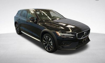 2026 Volvo V60CC Ultra