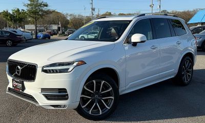 2019 Volvo XC90 Momentum