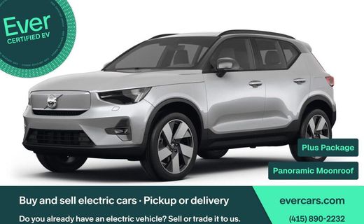2023 Volvo XC40 Plus Dark