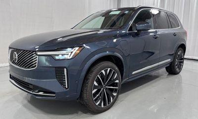 2026 Volvo XC90 Plus Bright