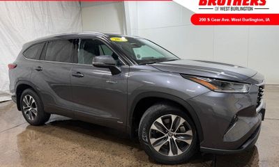 2021 Toyota Highlander XLE NAV
