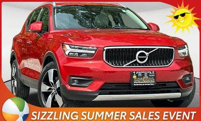 2021 Volvo XC40 Momentum