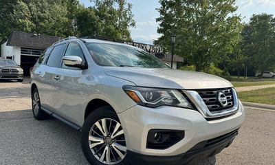 2020 Nissan Pathfinder SV
