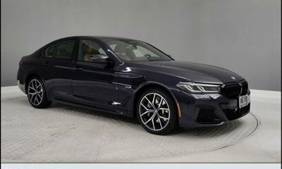 2022 BMW 530E Base