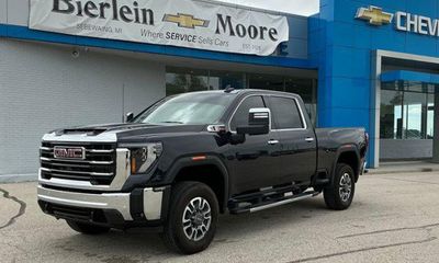 2025 GMC Sierra HD SLT