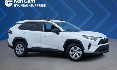 2020 Toyota RAV4 LE