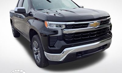 2025 Chevrolet Silverado LT