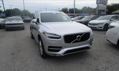 2018 Volvo XC90 Momentum