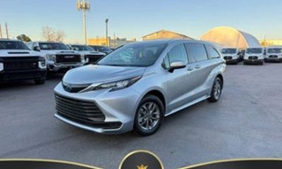 2022 Toyota Sienna XLE Woodland Edition