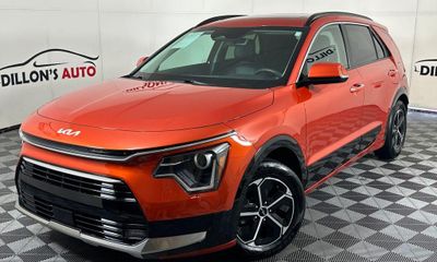 2023 Kia Niro SX
