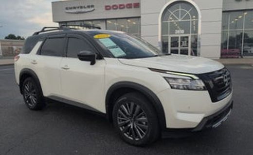 2025 Nissan Pathfinder SV