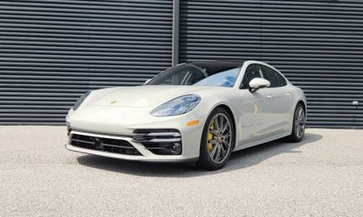 2023 Porsche Panamera Turbo S