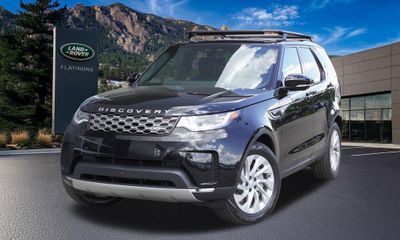 2026 Land Rover Discovery P300 S