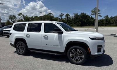 2026 Jeep Grand Wagoneer Base