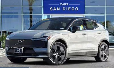 2026 Volvo EX30 CC Ultra