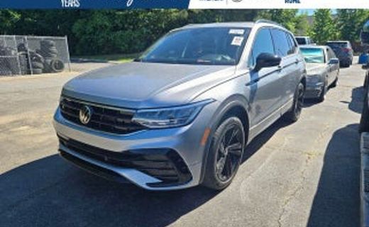2023 Volkswagen Tiguan SE Black