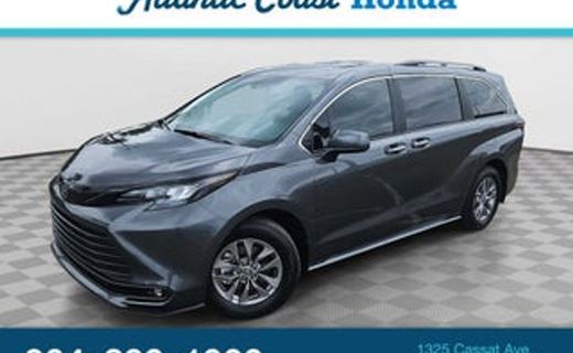 2025 Toyota Sienna XLE