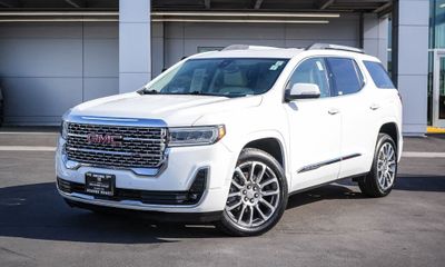 2023 GMC Acadia Denali