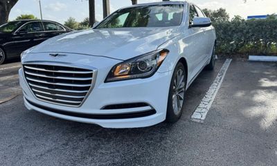 2015 Hyundai Genesis 3 8L